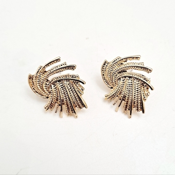 💖 2/$30 Womens earrings gold dainty statement elegant small stud wedding event - Picture 11 of 16